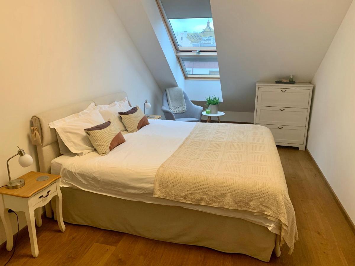 Bl - The Penthouse, 24Hr Self Check-In, 2 Bedrooms, Fireplace, Ac, Panoramic View From Main Balcony, 3-Minute Walk To City Center Banska Bystrica Exterior photo
